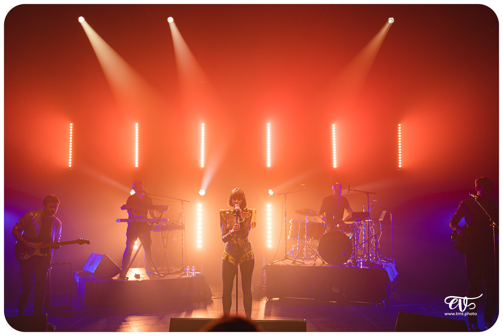 TMTPHOTO REDLIGHT DREAMS 002